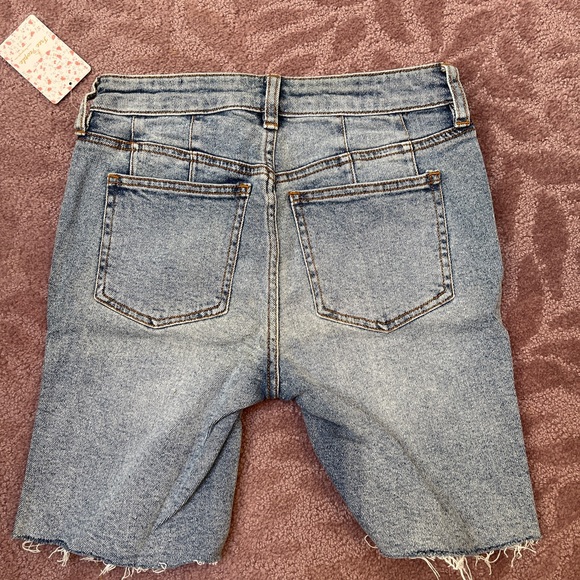 NWT FREE PEOPLE CUT OFF JEAN SHORTS - Picture 4 of 4